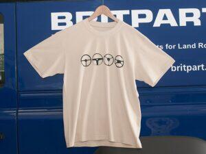 t-shirt_steering_hanger_700x525